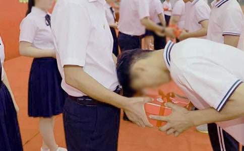 成人禮的家長寄語 成人禮的家長寄語放在開頭還是結尾