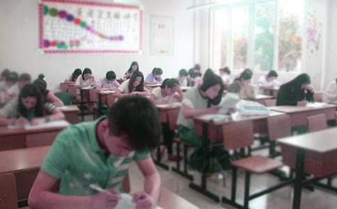 迎接期中考試國旗下演講稿 臨近期中考試國旗下講話